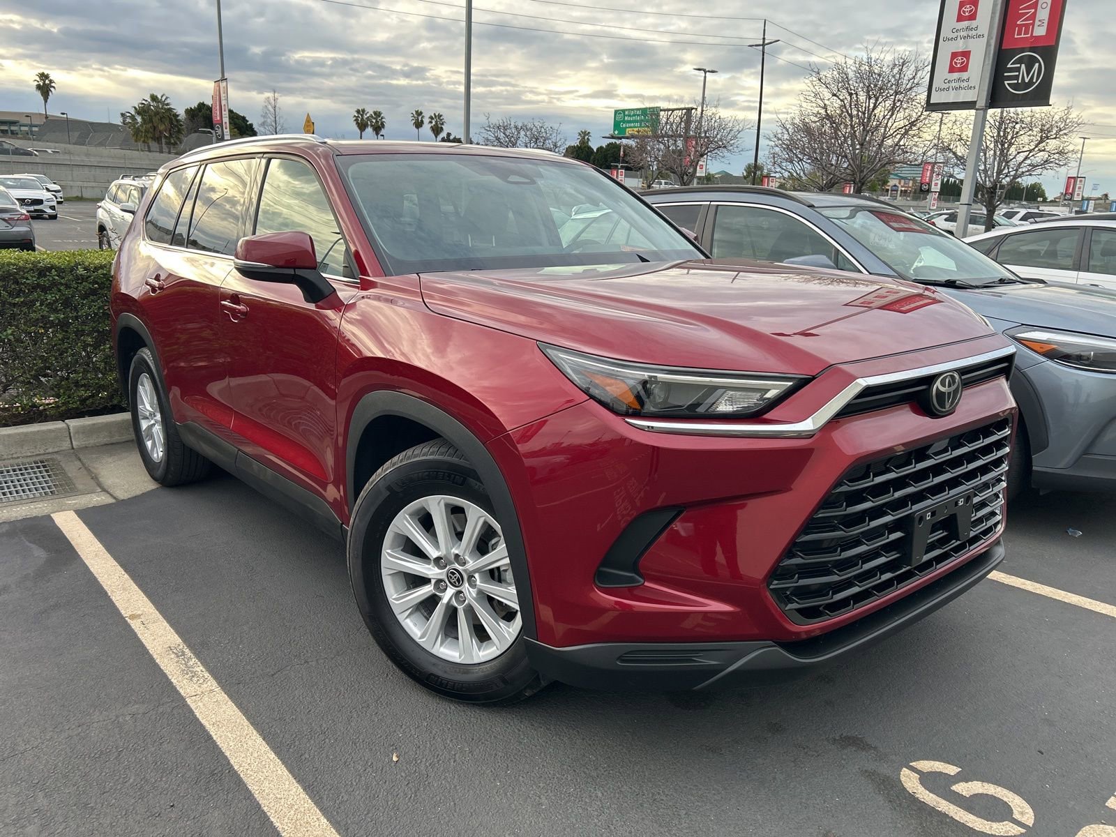 Used 2025 Toyota Grand Highlander AWD image 1