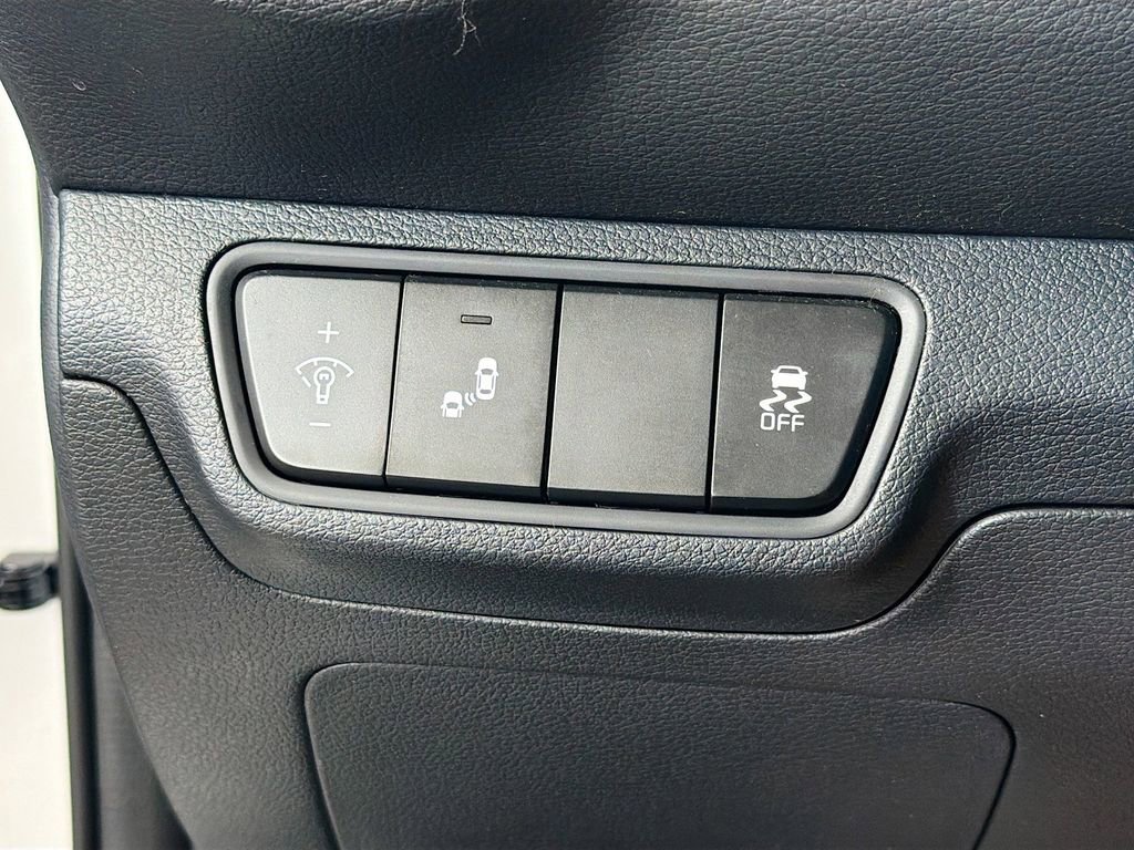 Used 2024 Kia Forte LXS w/ LXS Technology Package FWD image 13