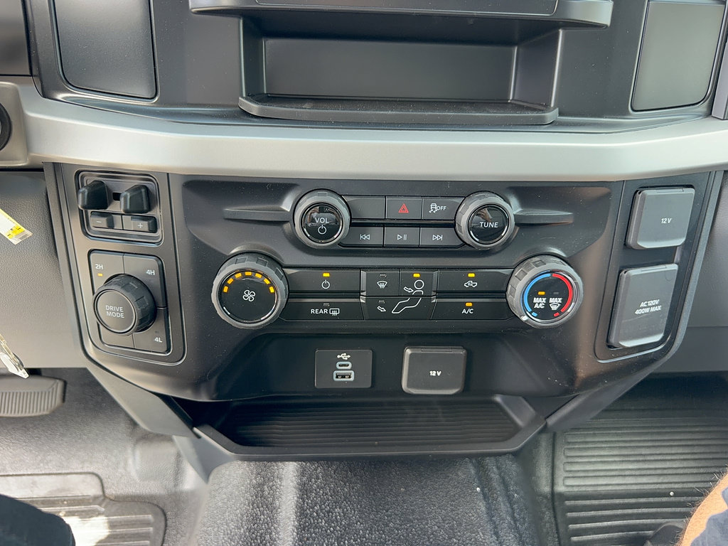 New 2026 Ford F550 4x4 Supercab Super Duty image 29