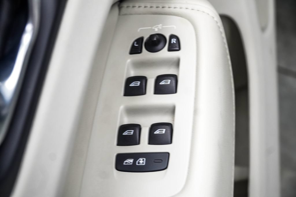 Used 2023 Volvo XC60 T8 Ultimate w/ Climate Package AWD/4WD image 34