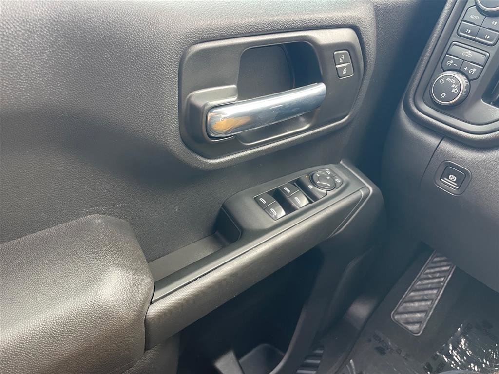 Used 2025 Chevrolet Silverado 1500 Custom Trail Boss w/ Dark Appearance Package image 19