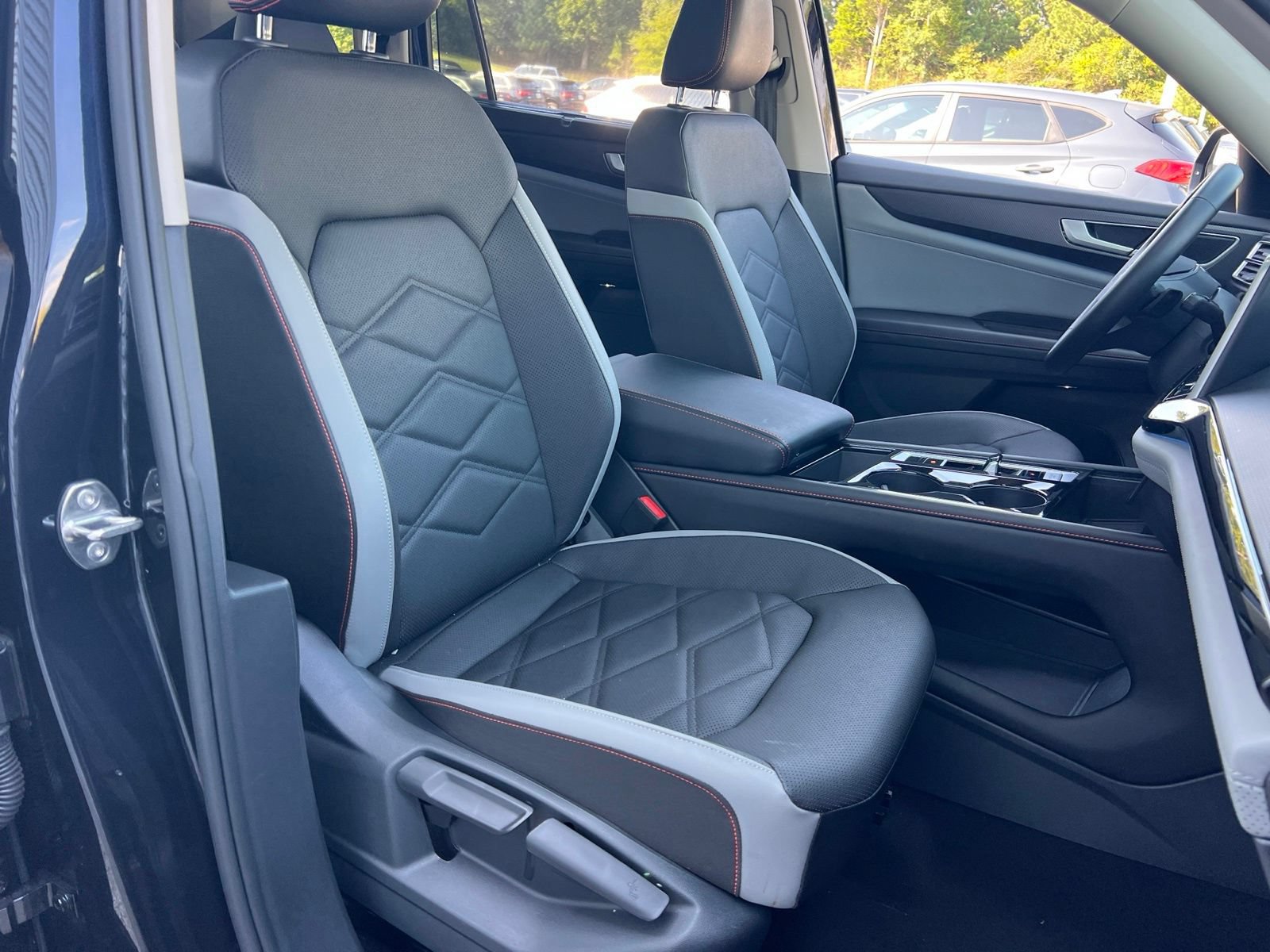 Certified 2026 Volkswagen Atlas Peak Edition AWD/4WD image 37