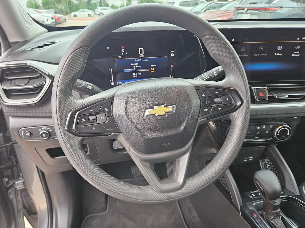 Used 2025 Chevrolet TrailBlazer LT AWD/4WD image 17