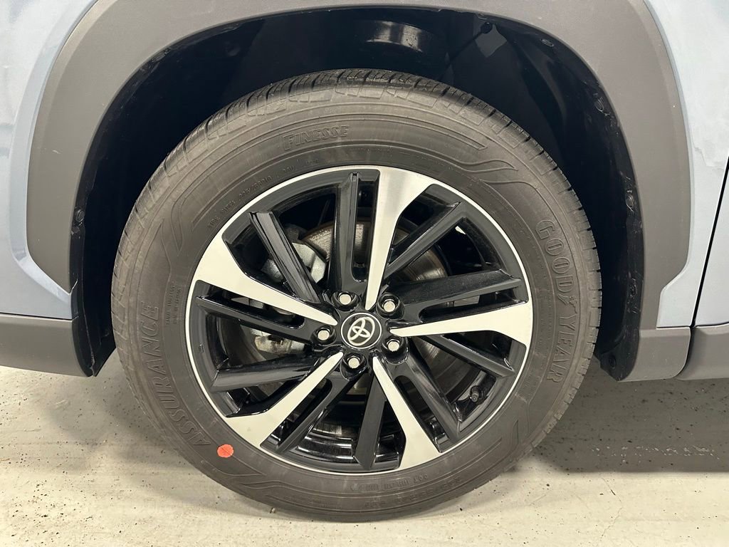 Used 2025 Toyota Corolla Cross XSE image 64