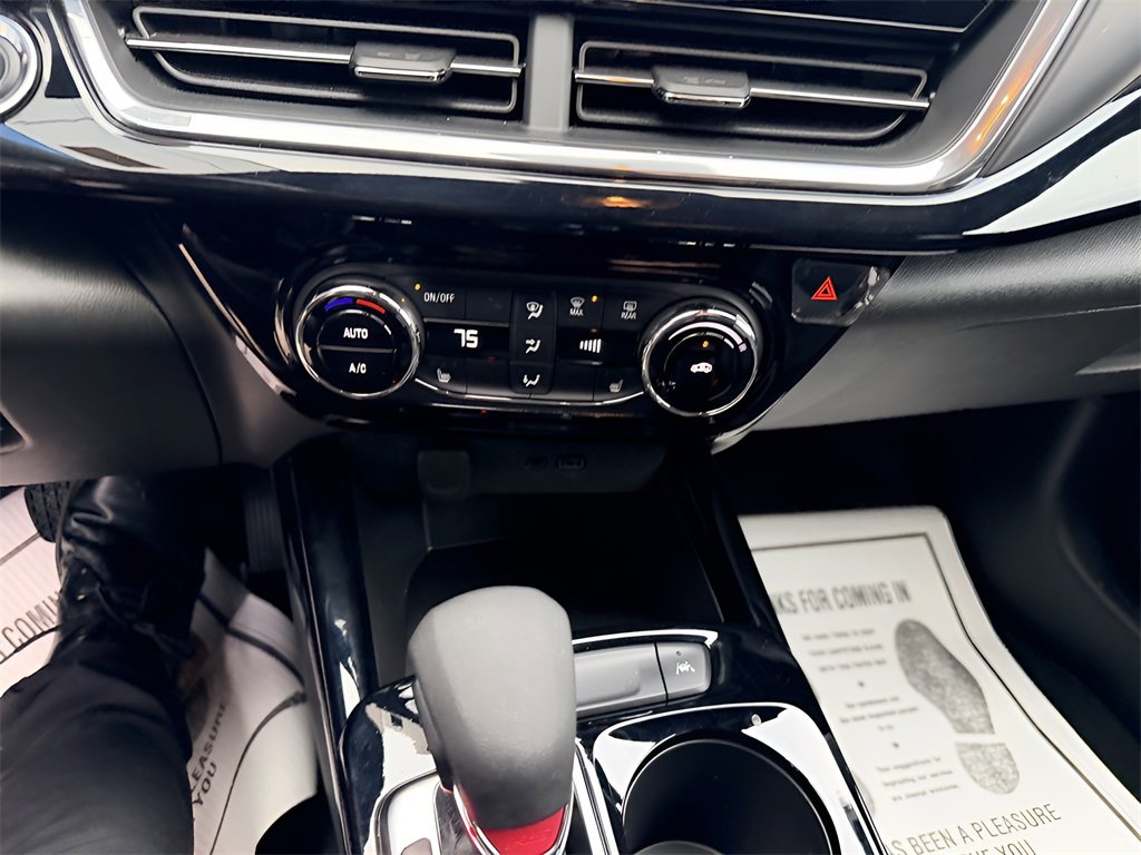 Used 2025 Chevrolet Trax RS w/ Driver Confidence Package image 19