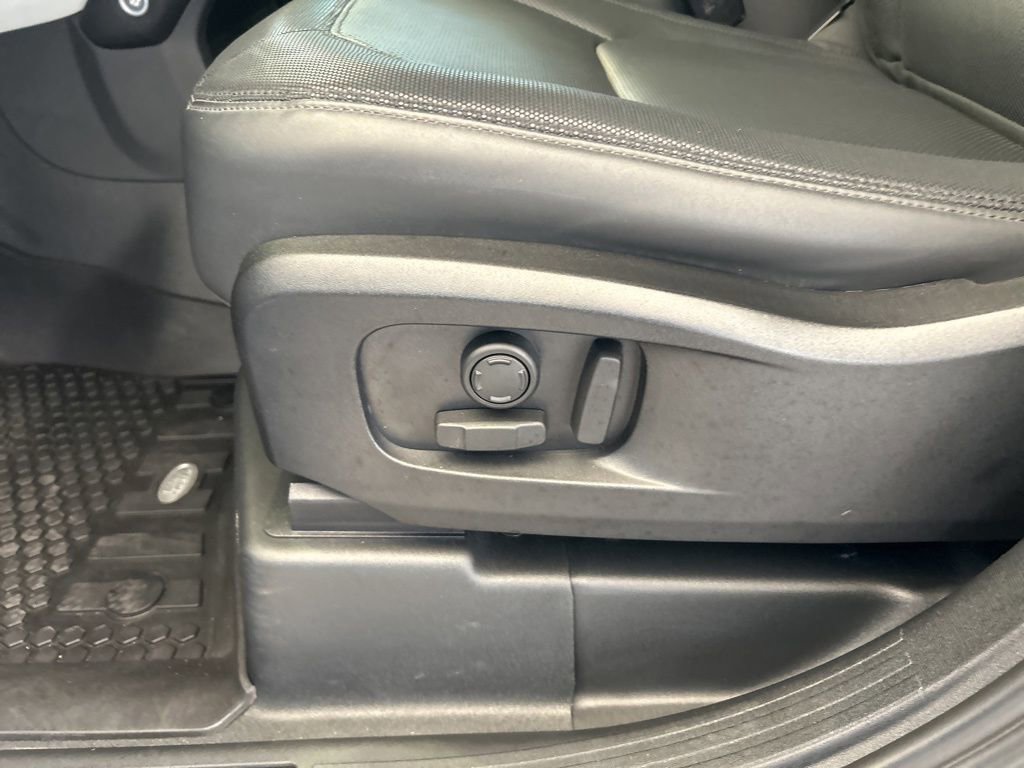 Used 2023 Land Rover Defender 110 X-Dynamic SE image 59