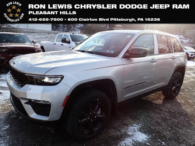 New 2025 Jeep Grand Cherokee Limited w/ Black Appearance Package AWD/4WD image 1