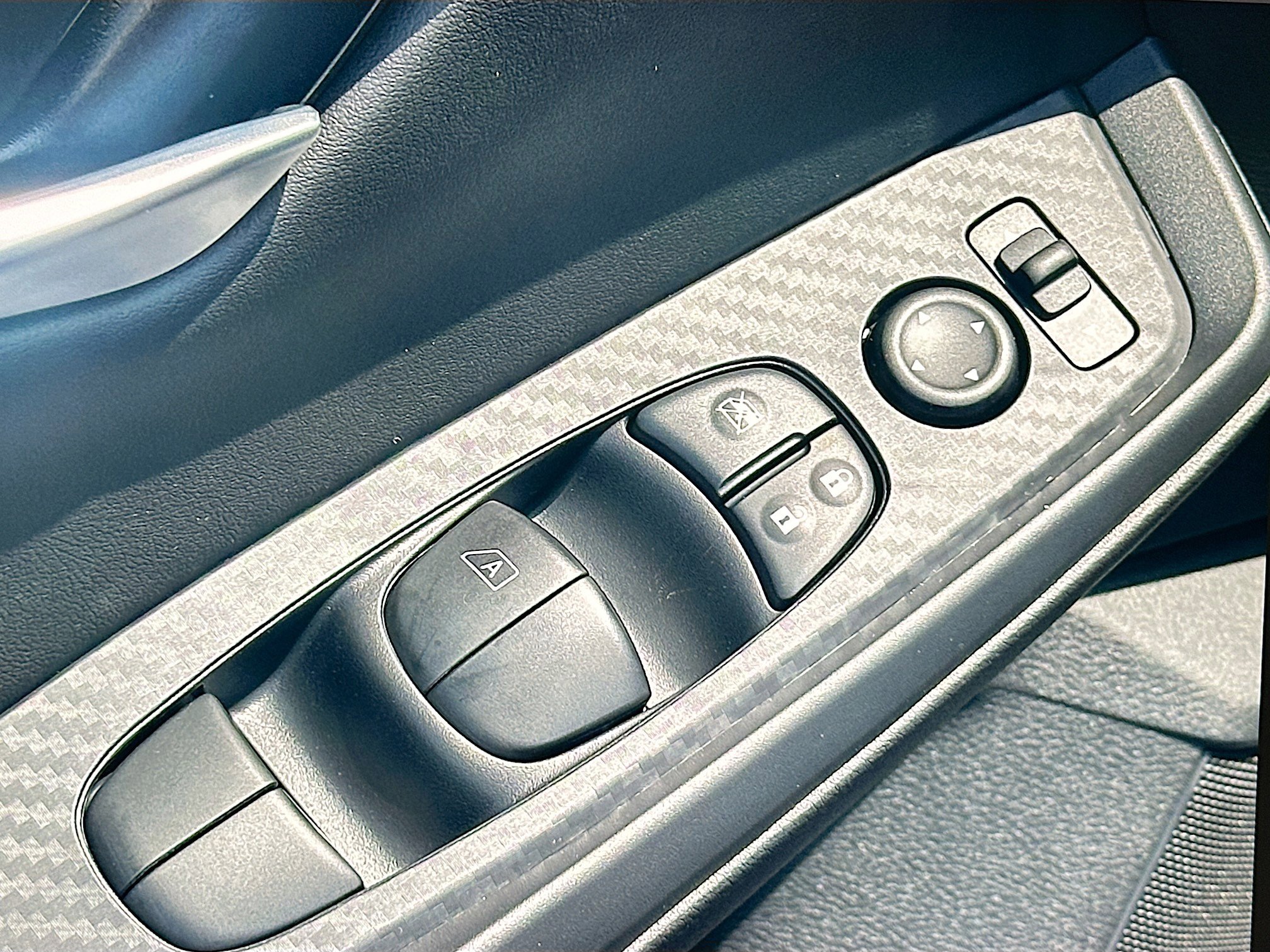 Certified 2025 Nissan Sentra SV w/ All-Weather Package image 7