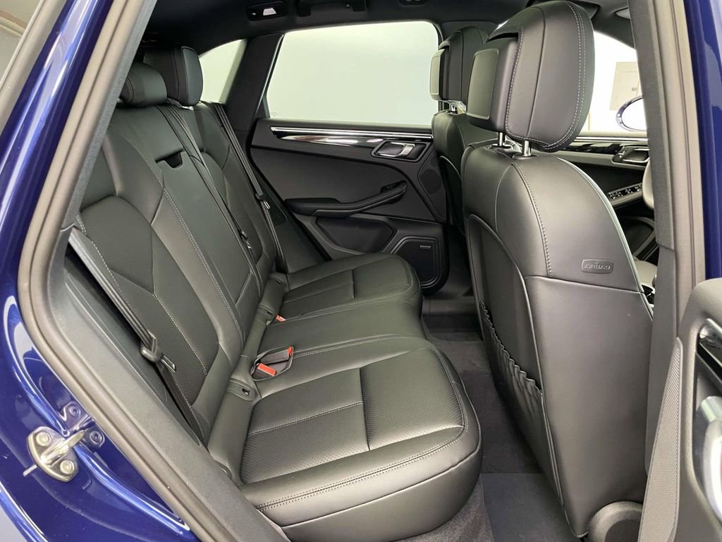 New 2025 Porsche Macan Base image 22