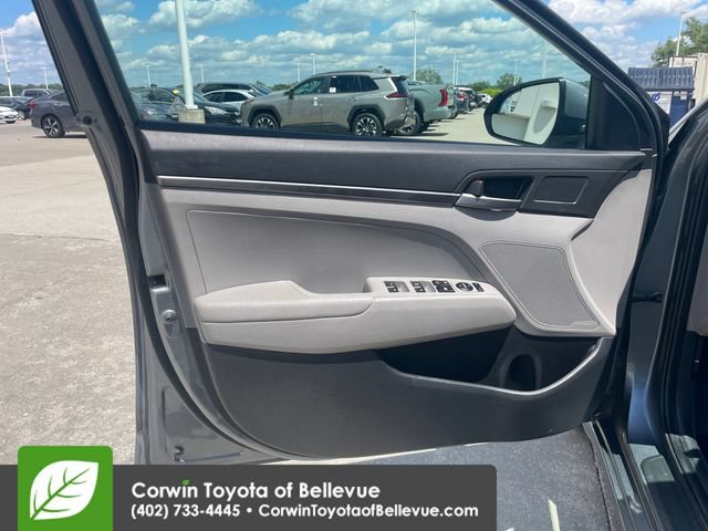 Used 2017 Hyundai Elantra SE FWD image 18