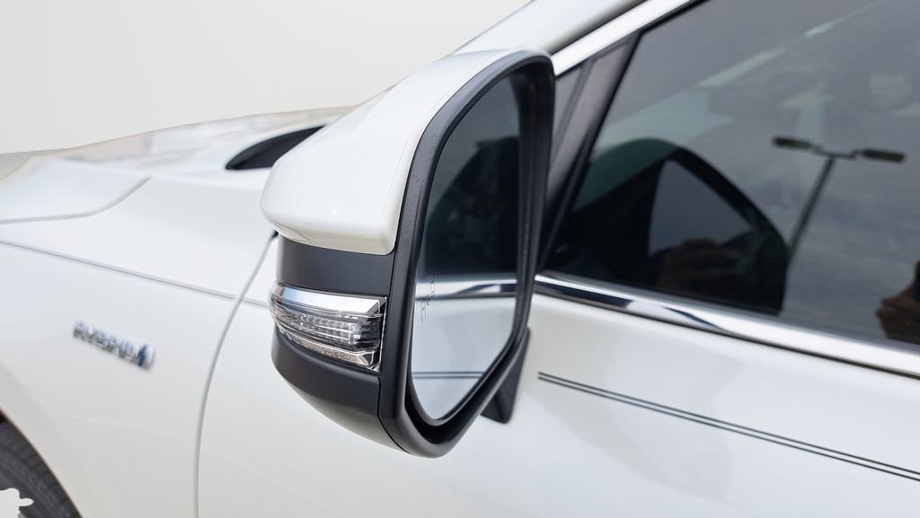 Certified 2021 Toyota Venza Limited w/ Advanced Technology Package image 11