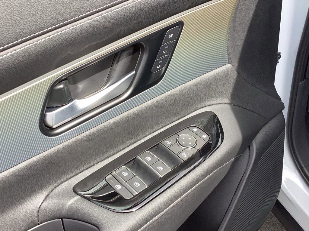 New 2025 Nissan Murano SL image 12