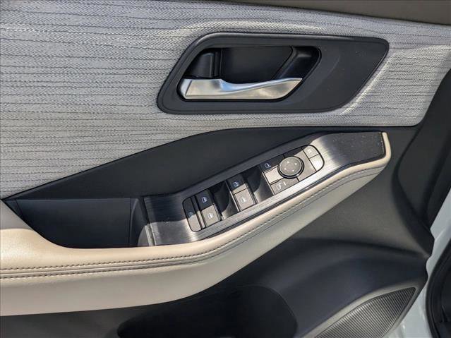 Certified 2023 Nissan Rogue SV FWD image 8