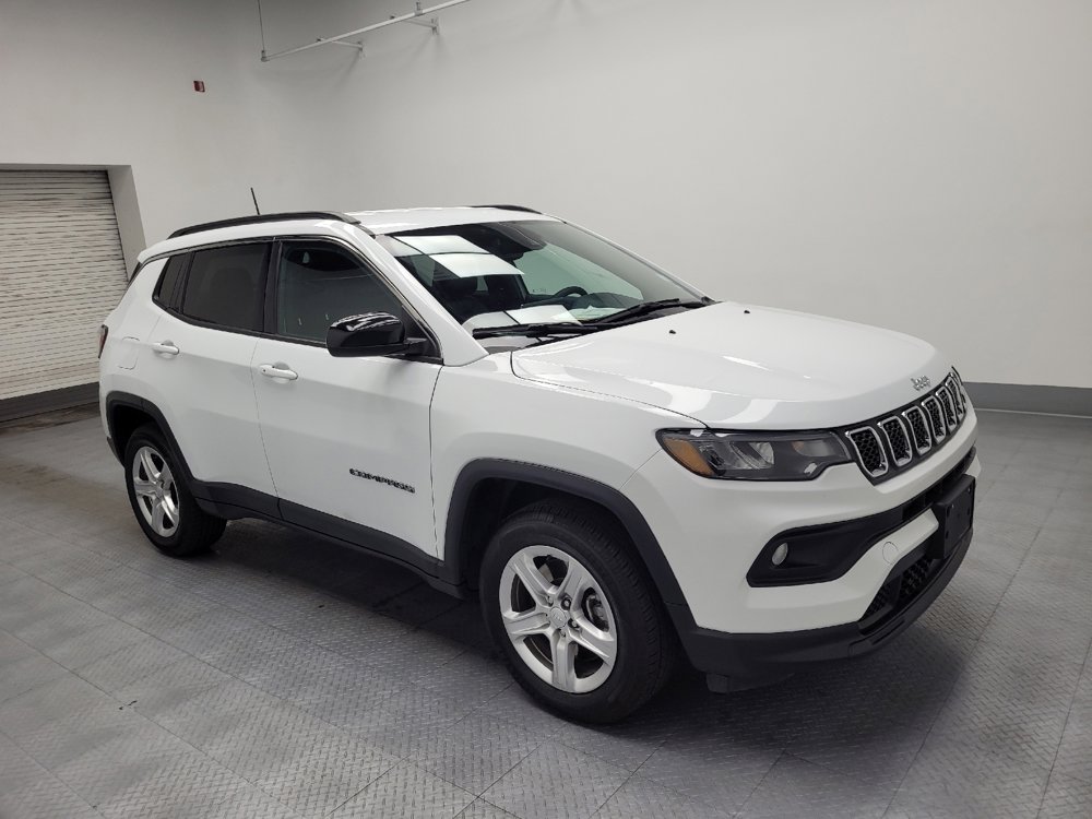 Used 2024 Jeep Compass Latitude image 11