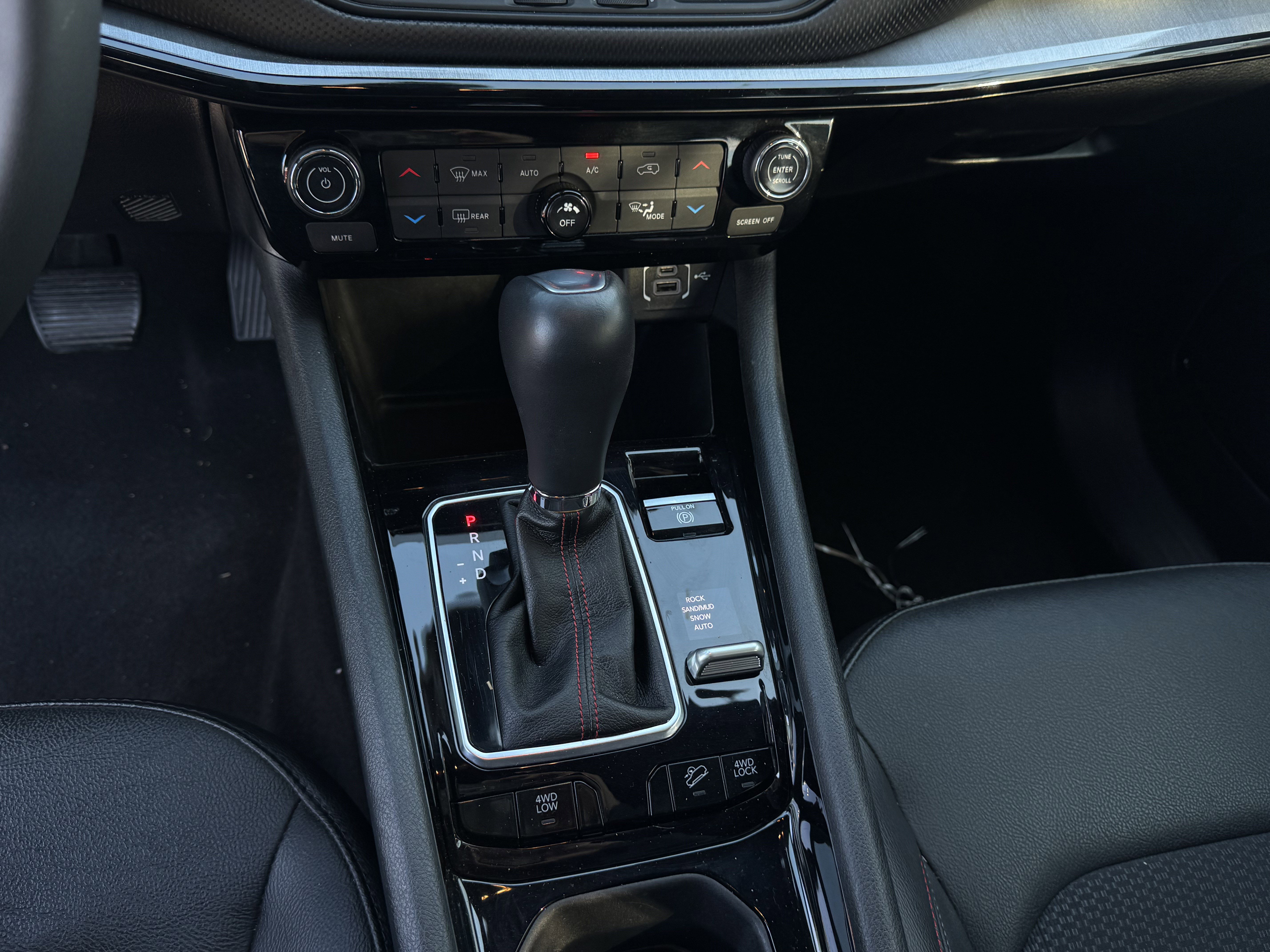 Used 2024 Jeep Compass Trailhawk image 19