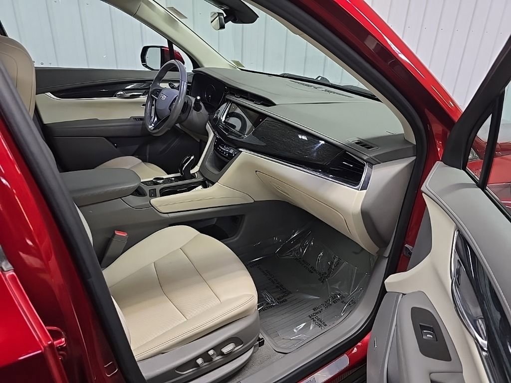 Used 2021 Cadillac XT6 Premium Luxury image 16
