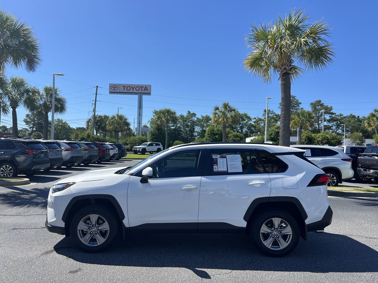 Used 2024 Toyota RAV4 XLE FWD image 7