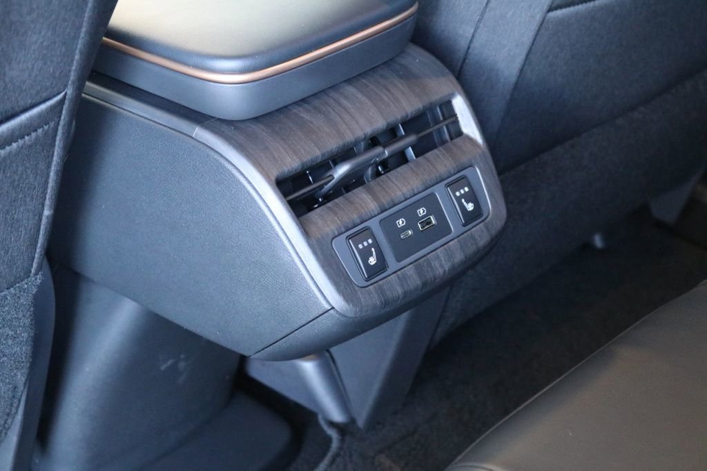 Used 2023 Nissan Ariya AWD image 24