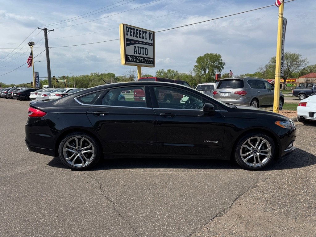 Used 2017 Ford Fusion SE w/ Equipment Group 601A image 4