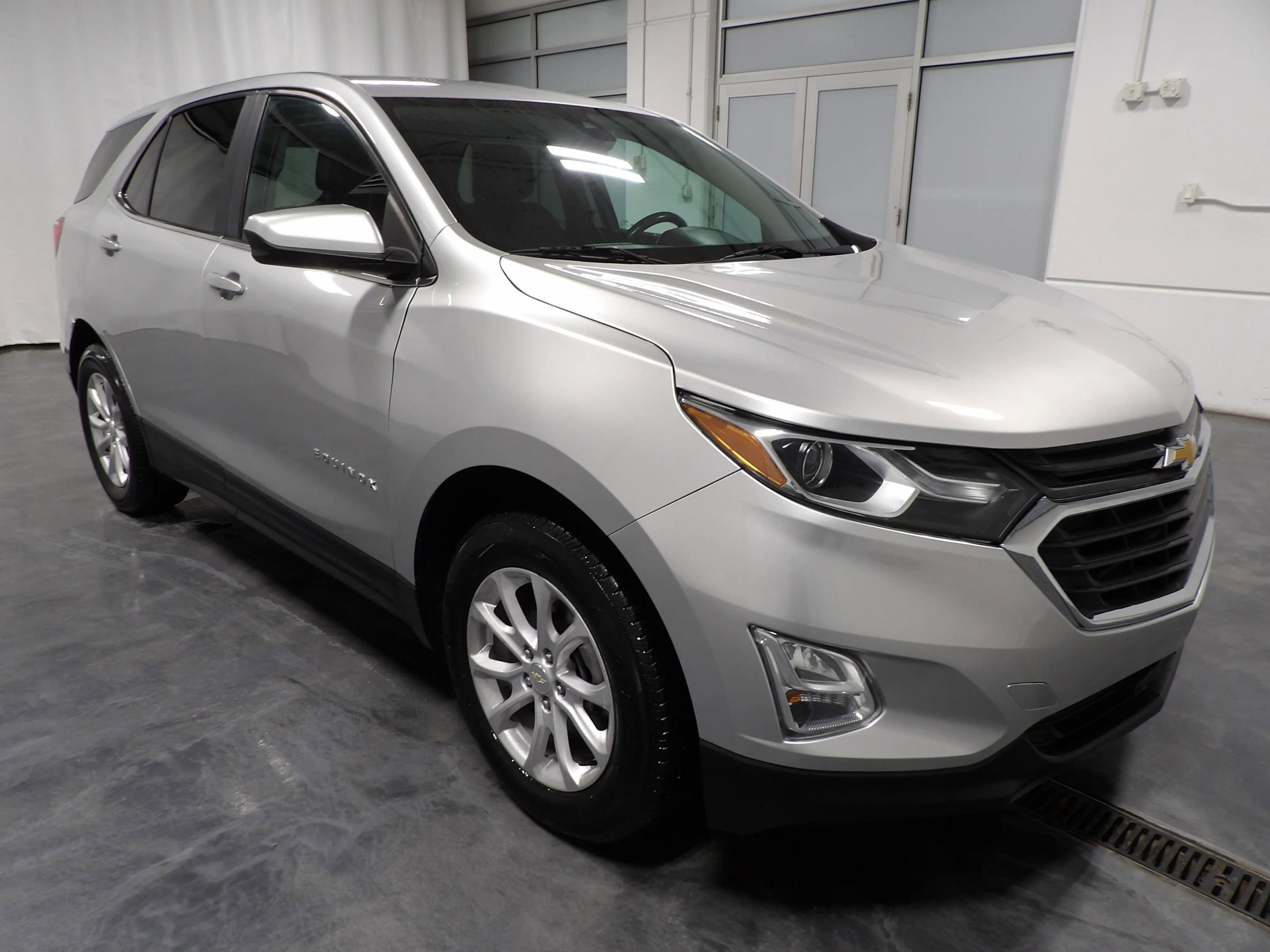 Used 2021 Chevrolet Equinox LT AWD/4WD image 2