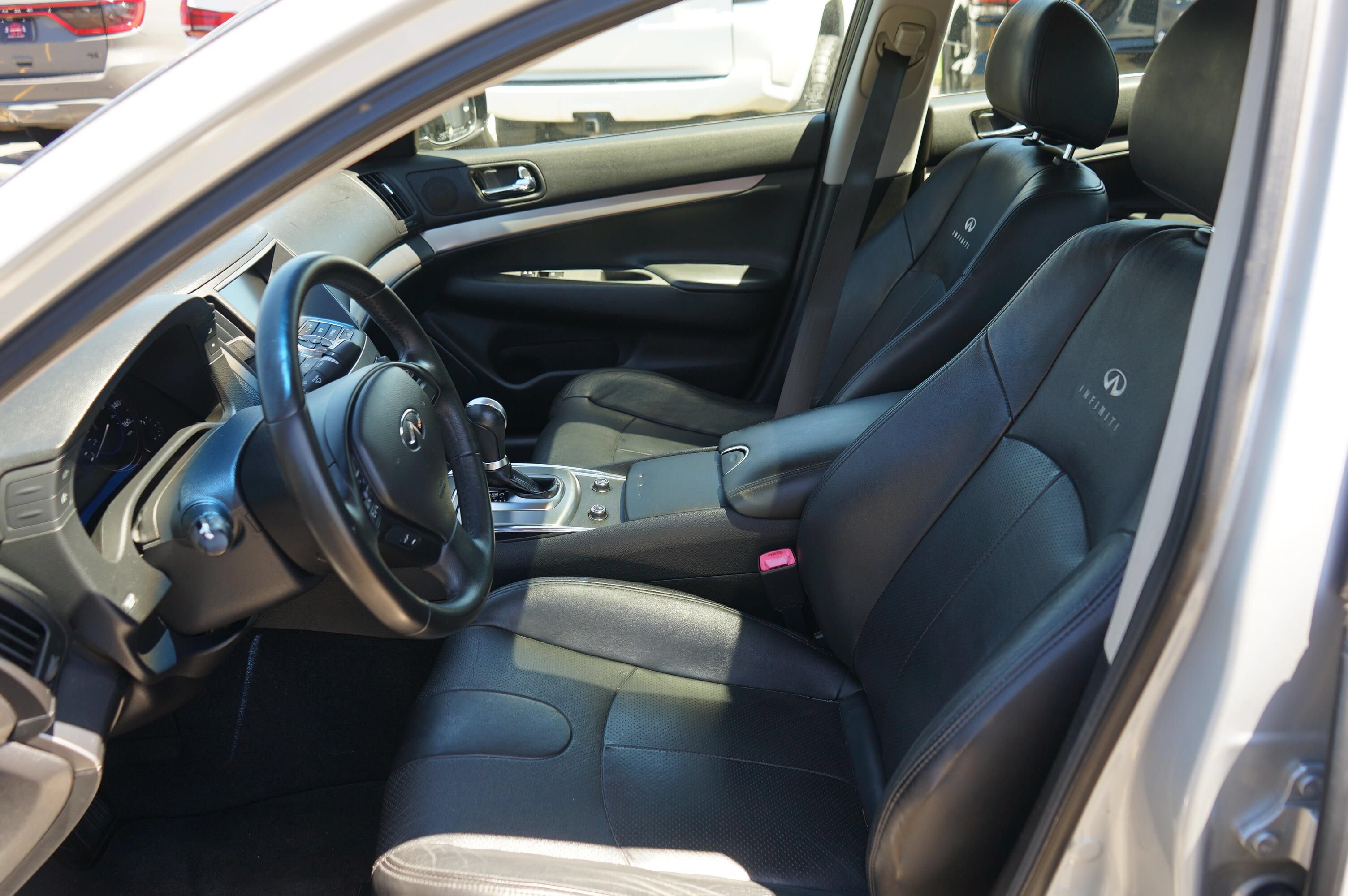 Used 2012 INFINITI G25 Journey RWD image 17