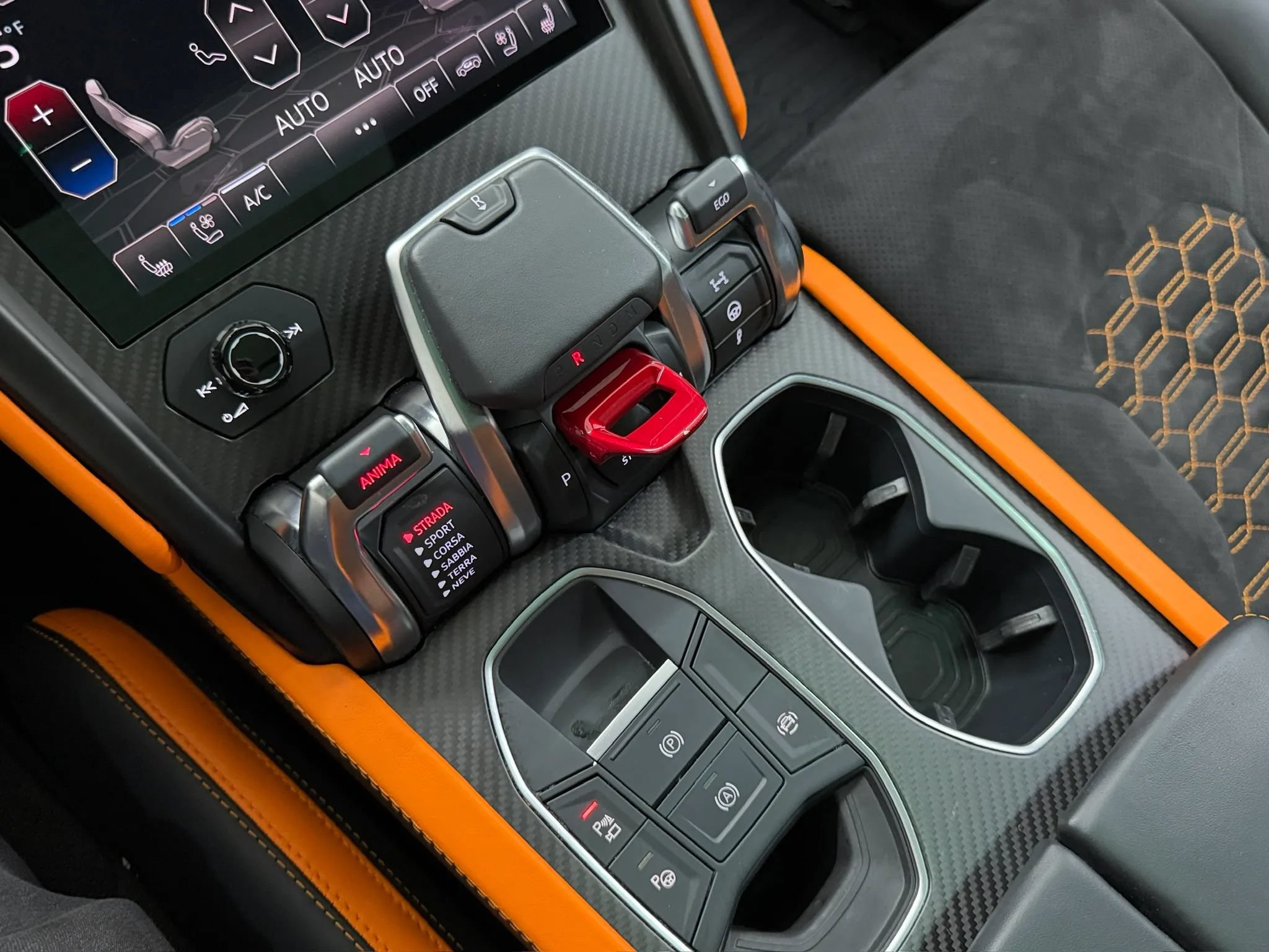Used 2022 Lamborghini Urus AWD/4WD image 76