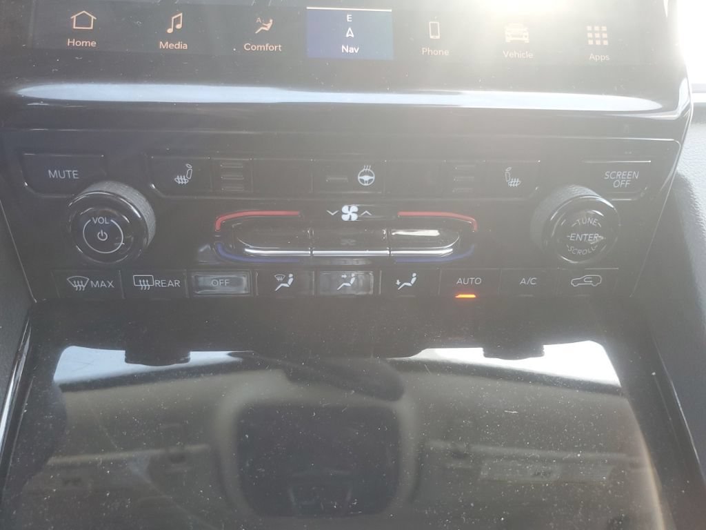 Used 2023 Jeep Grand Cherokee Limited AWD/4WD image 26