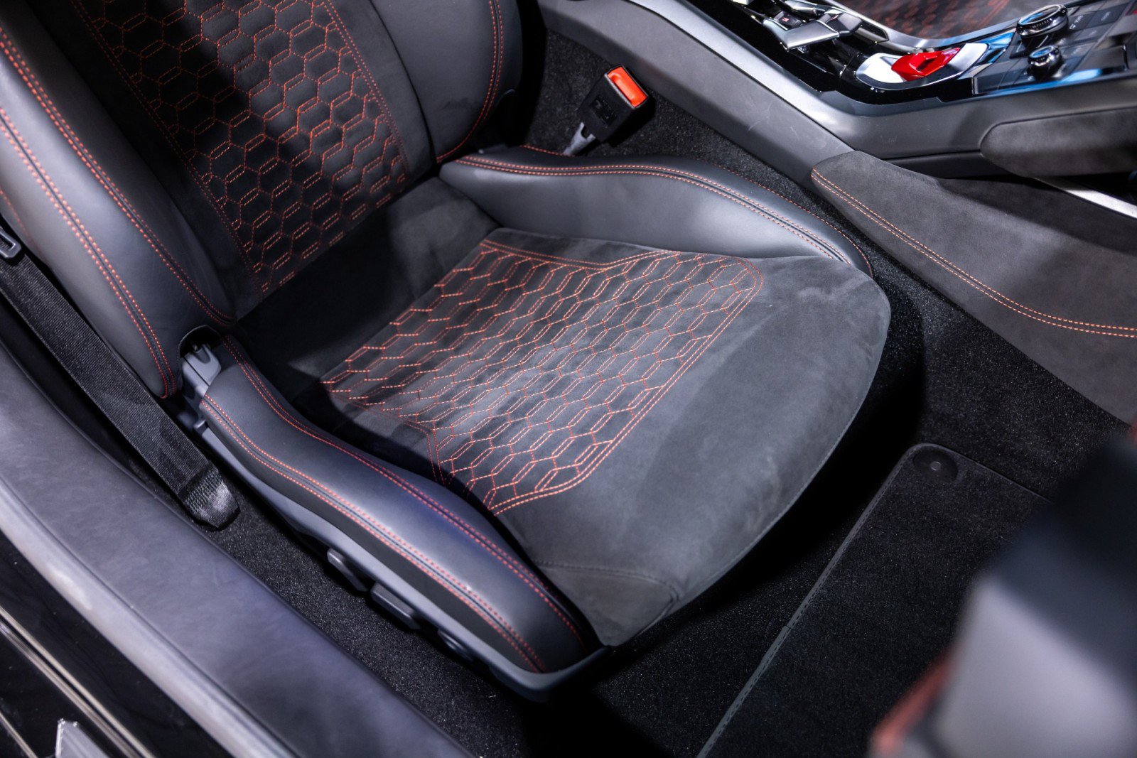 Used 2017 Lamborghini Huracan LP 580-2 RWD image 29