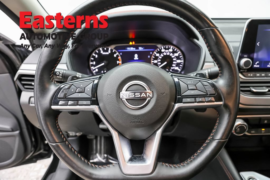 Used 2025 Nissan Altima 2.5 SR FWD image 10