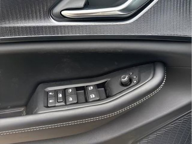 New 2025 Jeep Grand Cherokee Laredo w/ Luxury Tech Group I image 13