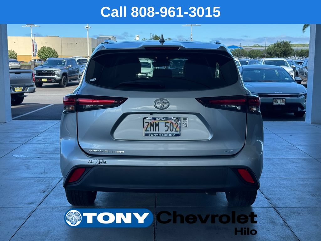 Used 2024 Toyota Highlander XLE FWD image 4