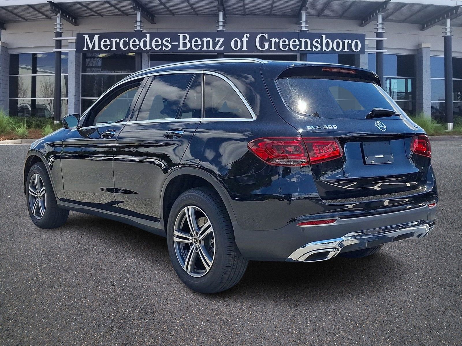 Used 2020 Mercedes-Benz GLC 300 4MATIC image 4