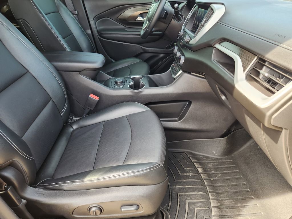 Used 2024 GMC Terrain SLT w/ Tech Package image 21