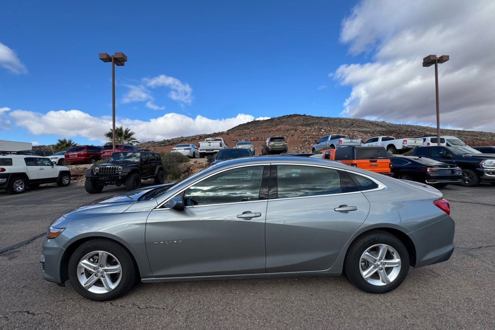 Used 2024 Chevrolet Malibu LT image 2