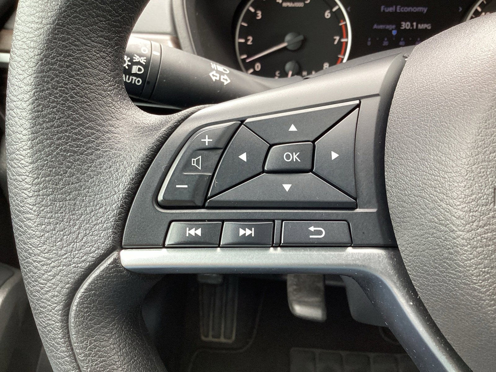 Used 2024 Nissan Altima 2.5 SV FWD image 17