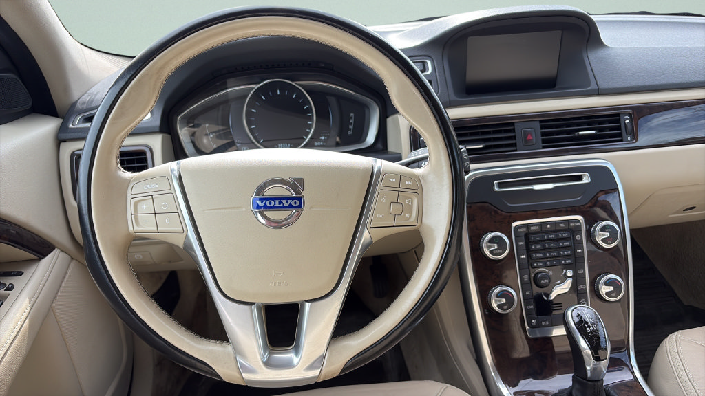 Used 2015 Volvo XC70 T6 w/ Proximity Package AWD/4WD image 11