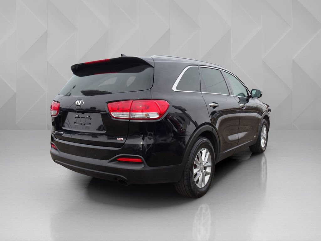 Used 2017 Kia Sorento AWD w/ LX Convenience Package image 5