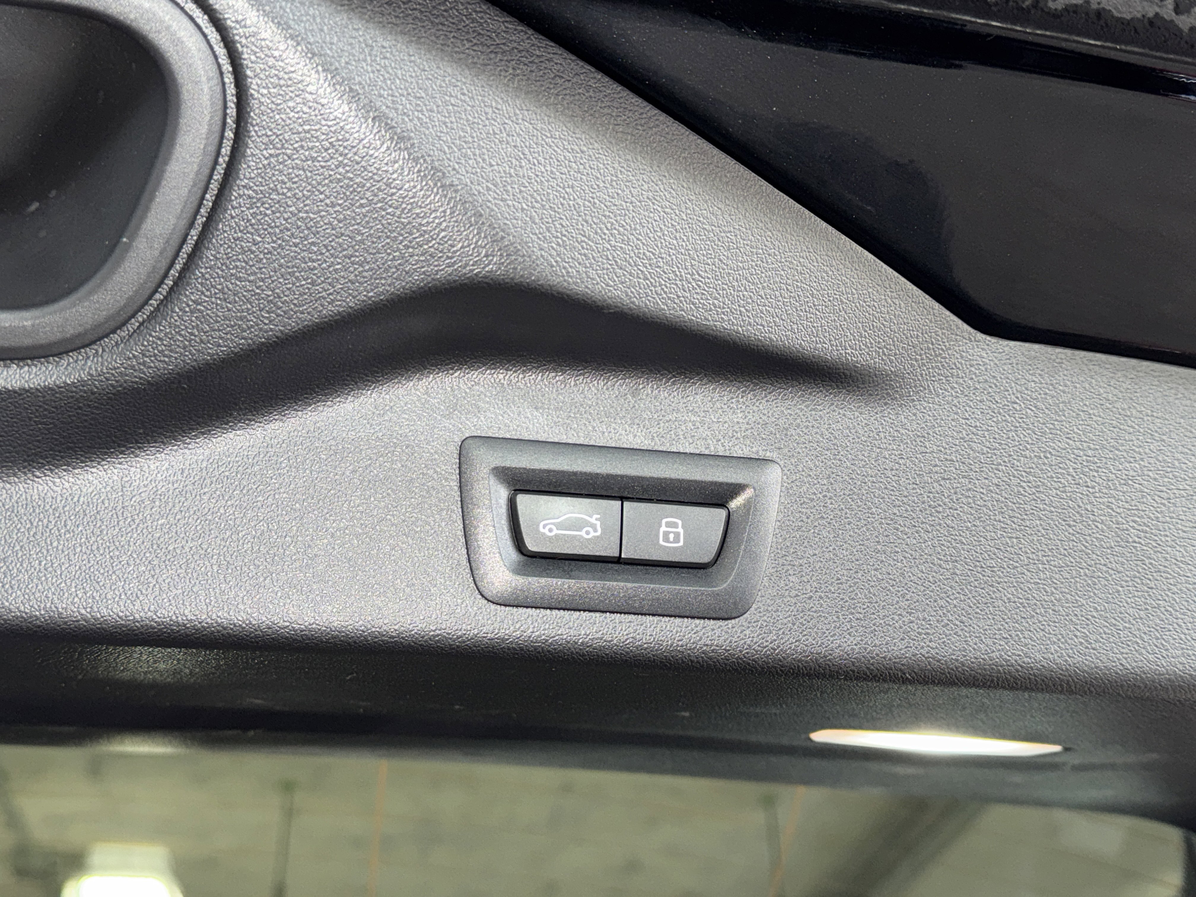 Certified 2025 BMW X5 xDrive40i w/ M Sport Package image 14