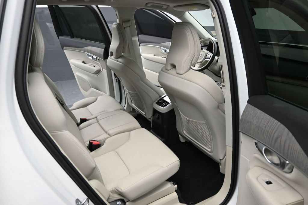 Used 2024 Volvo XC90 T8 Plus w/ Protection Package Premier AWD/4WD image 19
