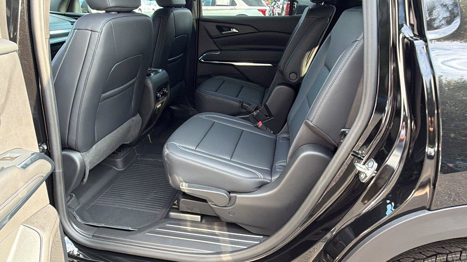 New 2027 Chevrolet Traverse LT w/ Midnight/Sport Edition FWD image 18