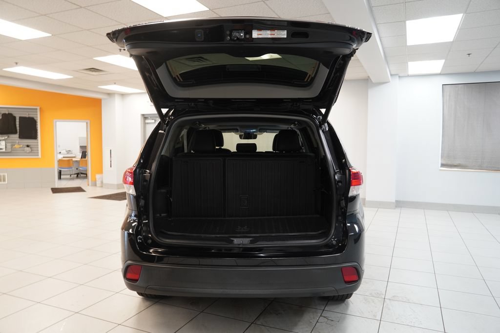 Used 2019 Toyota Highlander XLE AWD/4WD image 10