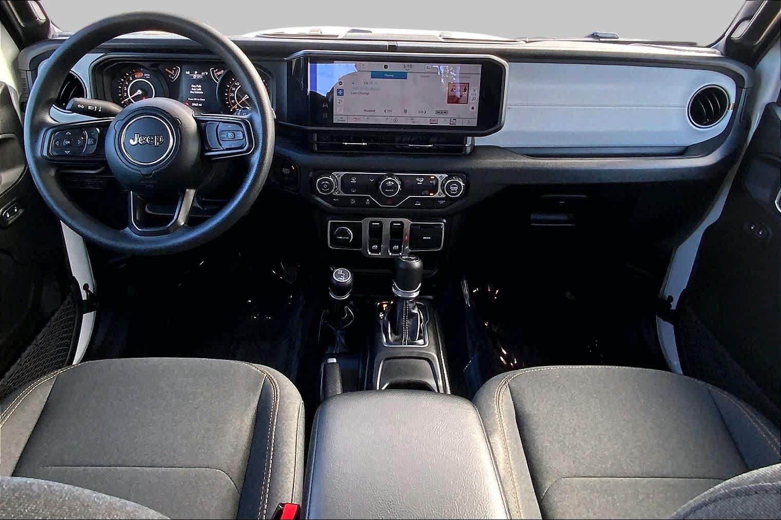Used 2026 Jeep Wrangler Sport AWD/4WD image 15