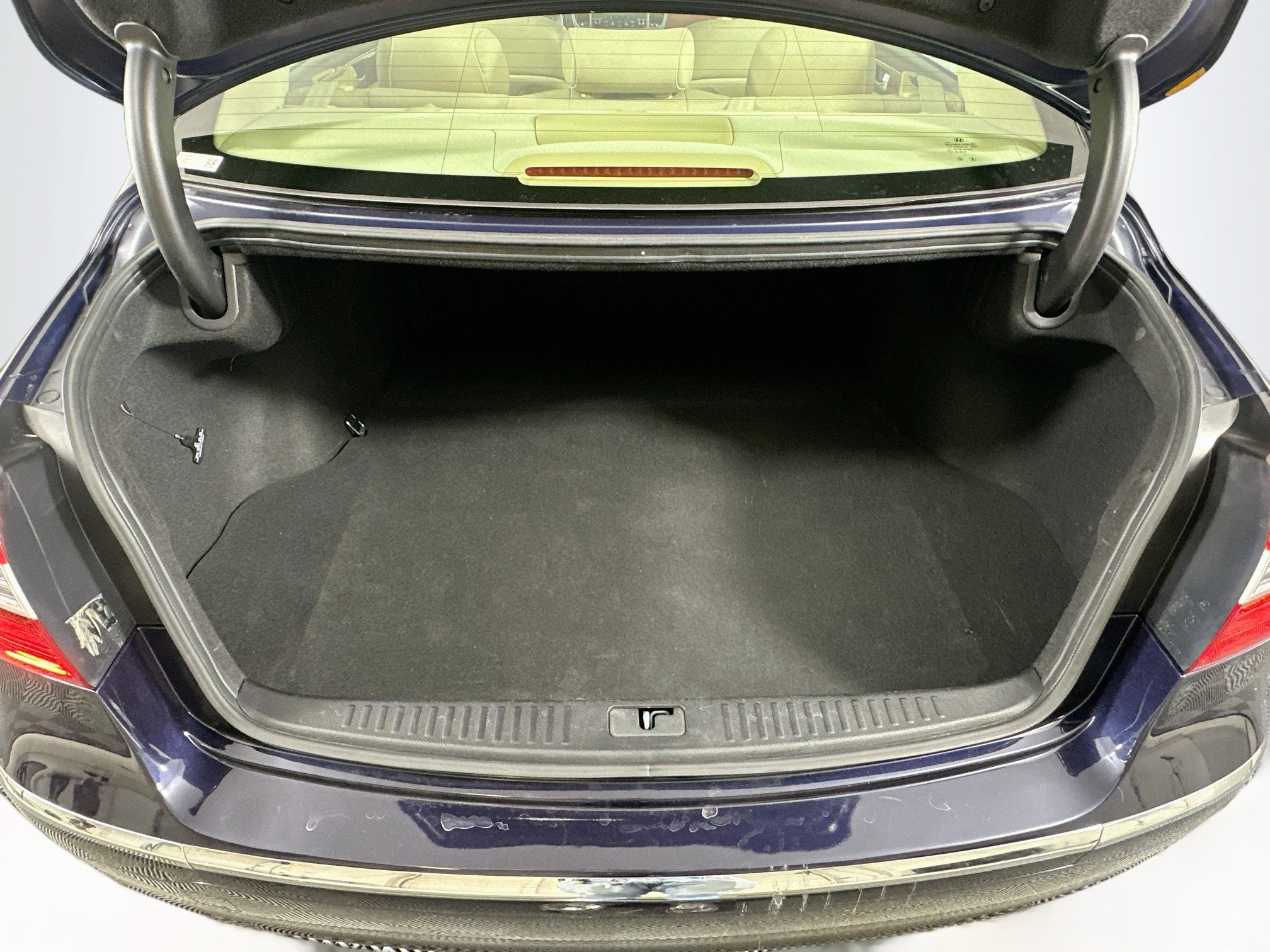 Used 2013 Hyundai Genesis 3.8 RWD image 26