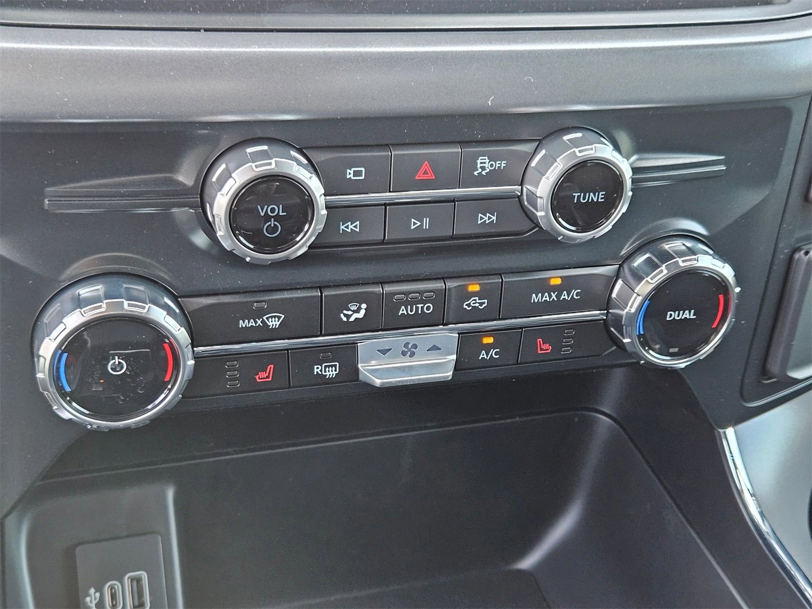 New 2025 Ford F150 XLT w/ Equipment Group 302A MID image 19