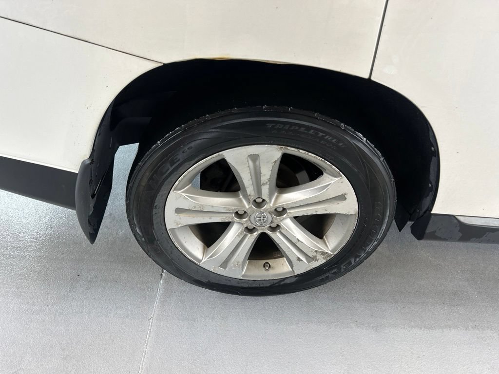 Used 2013 Toyota Highlander Limited AWD/4WD image 8