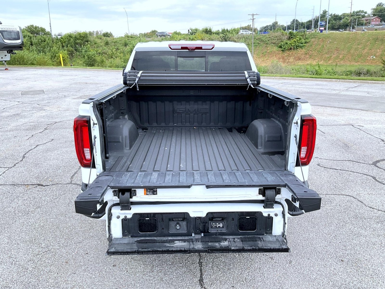 Certified 2025 GMC Sierra 1500 AT4 w/ AT4 Premium Package AWD/4WD image 21