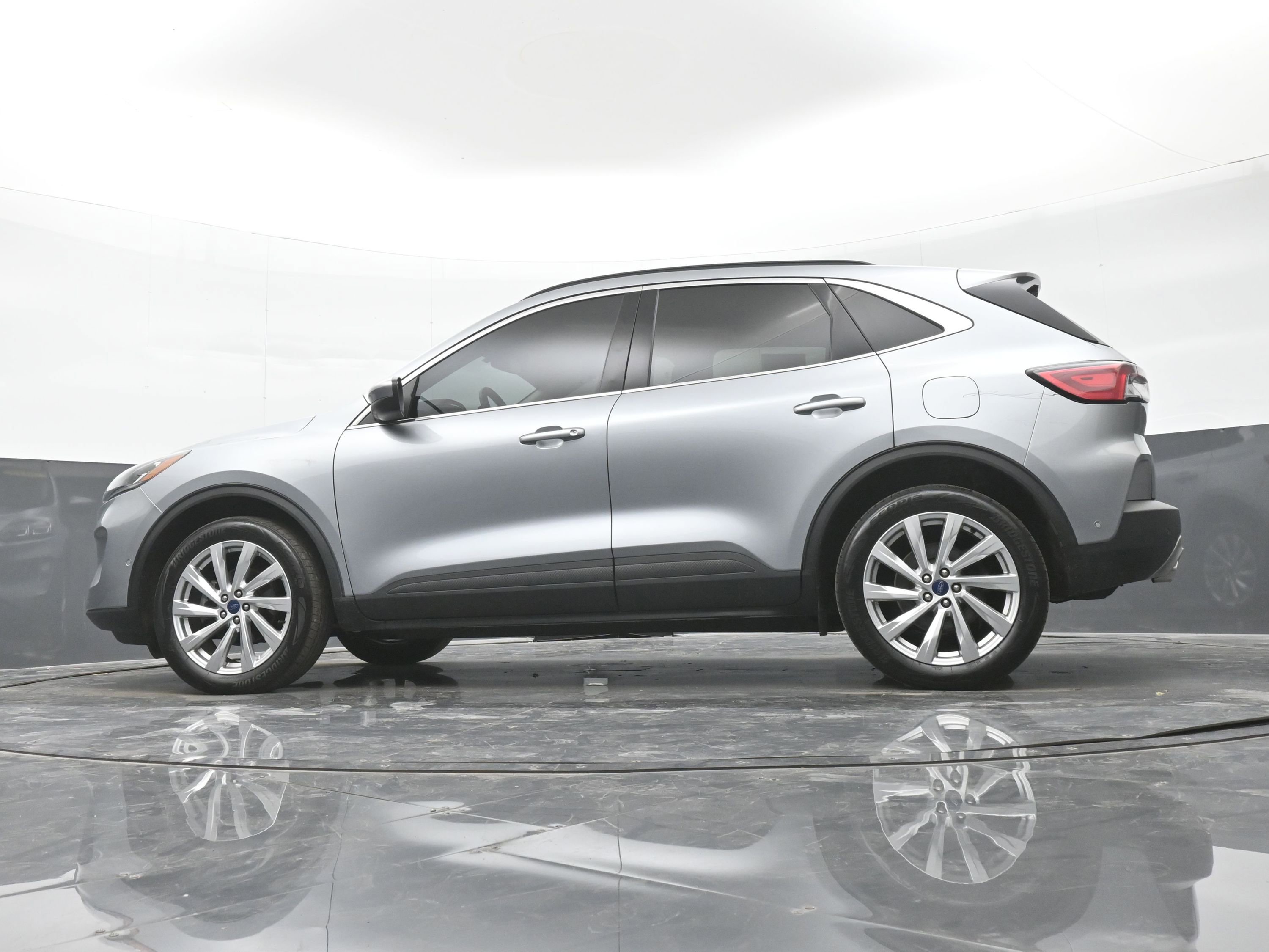 Used 2022 Ford Escape Titanium w/ Titanium Elite Package image 30