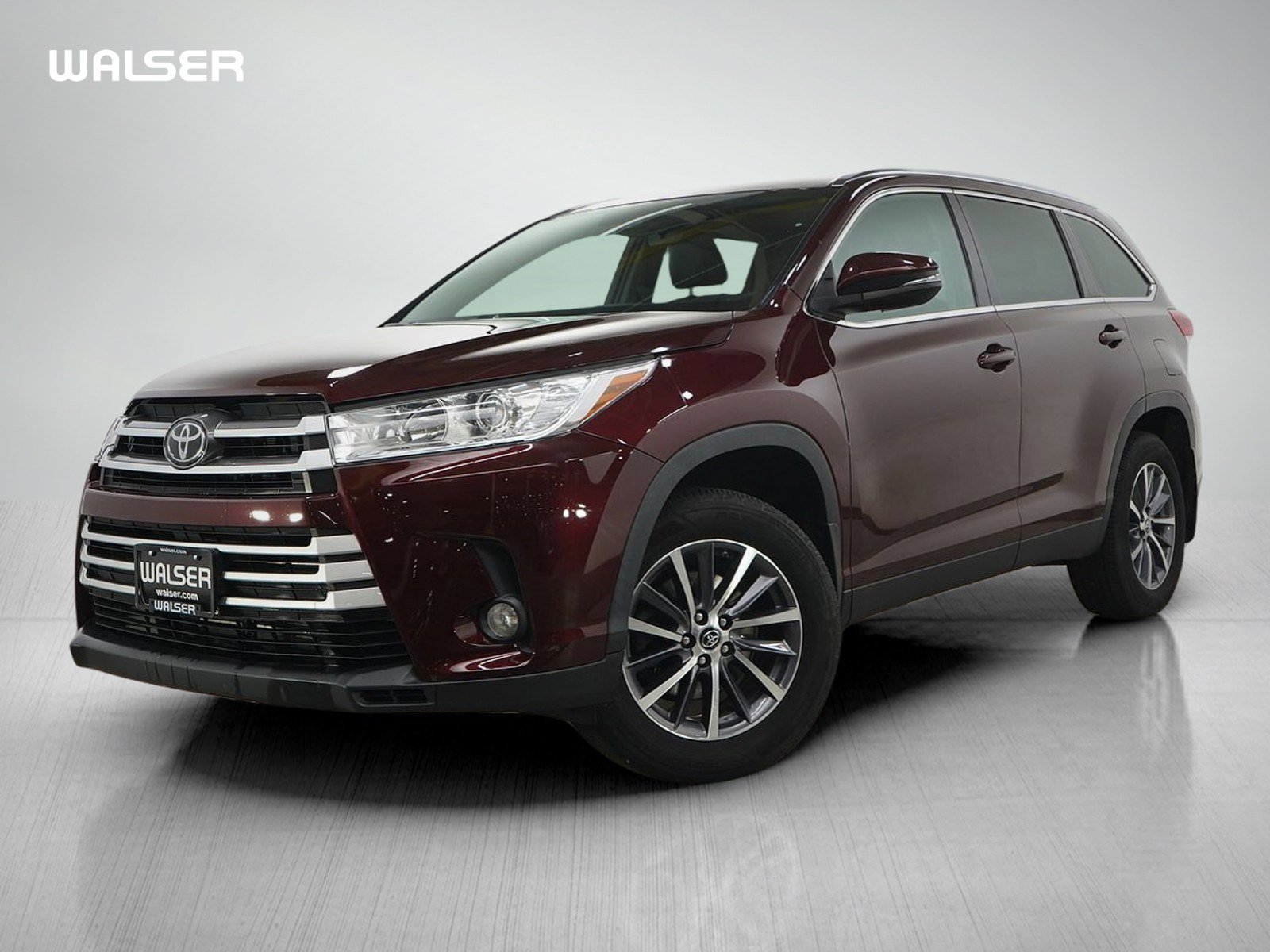 Used 2019 Toyota Highlander XLE AWD/4WD image 1