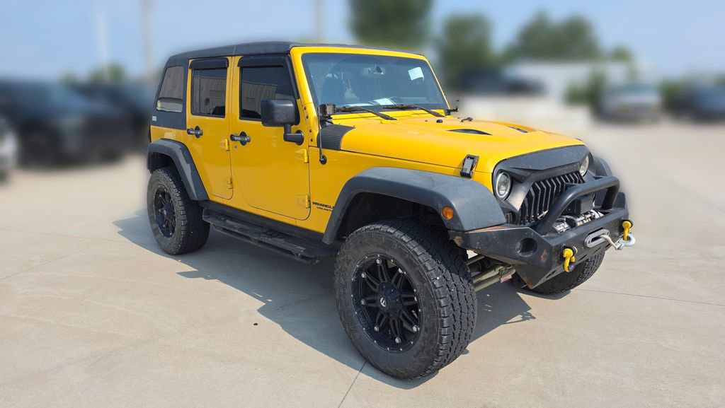 Used 2015 Jeep Wrangler Unlimited Rubicon w/ Connectivity Group AWD/4WD image 7
