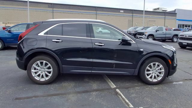 Certified 2023 Cadillac XT4 Luxury w/ Cold Weather Package AWD/4WD image 9